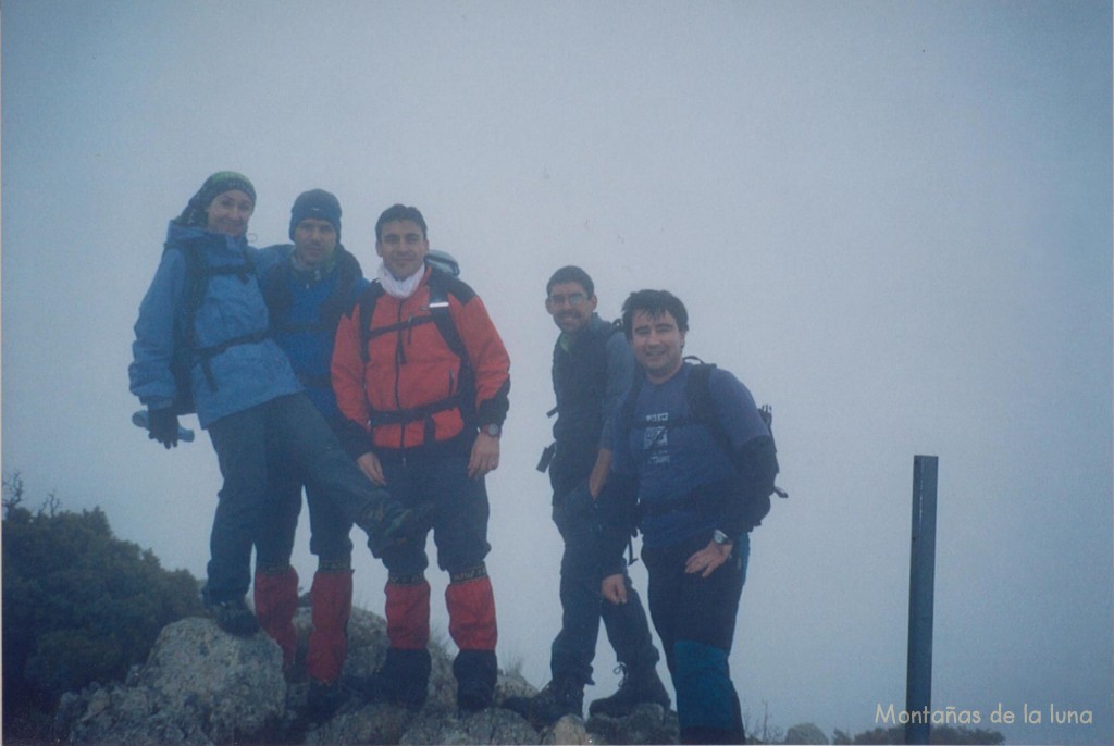 De izquierda a derecha: Infi, Quique, Antonio, Jesús y Joaquín en el Alt de La Teixereta, 1.345 mts.